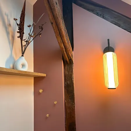 Nid D'amour Sous Les Toits ! Honfleur