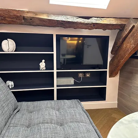 Nid D'amour Sous Les Toits ! オンフルール