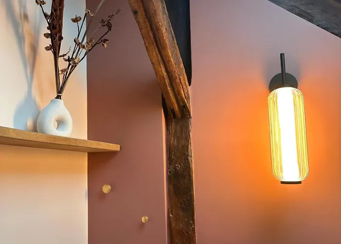 Nid D'amour Sous Les Toits ! أونفلور